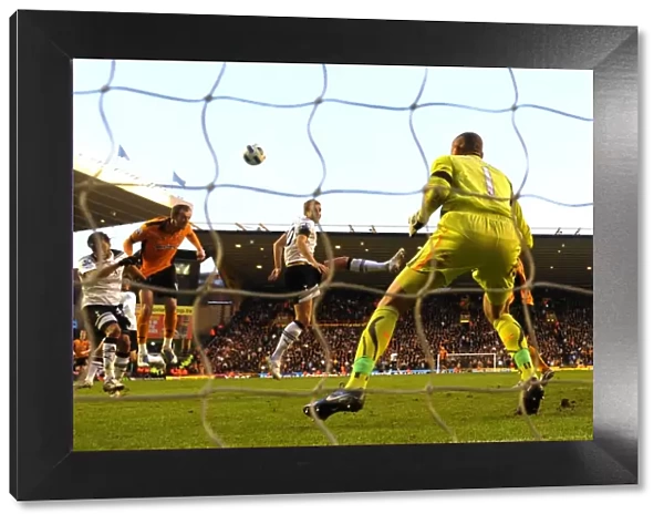 Steven Fletcher's Dramatic Equalizer: Wolverhampton Wanderers vs Tottenham Hotspur in Premier League Action