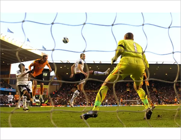 Steven Fletcher's Dramatic Equalizer: Wolverhampton Wanderers vs Tottenham Hotspur in Premier League Action