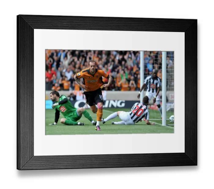 Framed Print : SOCCER - Barclays Premier League - Wolverhampton Wanderers v West Bromwich Albion Framed Print : SOCCER - Barclays Premier League - Wolverhampton Wanderers v West Bromwich Albion