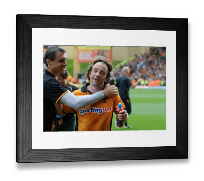 Framed Print : Stephen Hunt's Euphoric Full-Time Celebration: Wolverhampton Wanderers Defeat West Bromwich Albion in the Premier League