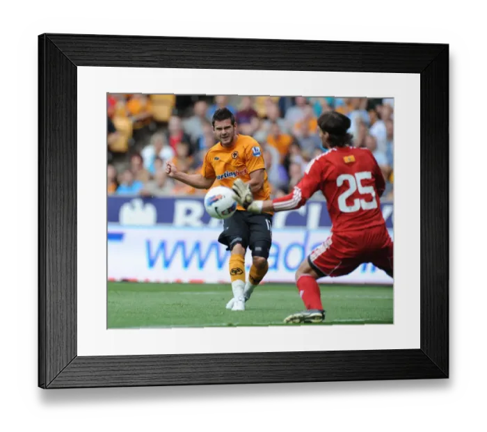 Framed Print : Matt Jarvis's Dramatic Goal Attempt Thwarted by Leonardo Neoren Franco in Wolves vs Real Zaragoza Pre-season Friendly