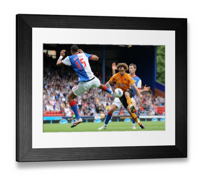 Framed Print : Wolverhampton Wanderers vs Blackburn Rovers: A Tight Battle – Hunt vs Emerton & N'Zonzi Framed Print : Wolverhampton Wanderers vs Blackburn Rovers: A Tight Battle – Hunt vs Emerton & N'Zonzi