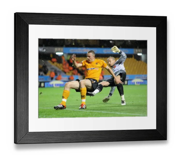 Framed Print : Spray vs Mildenhall: A Carling Cup Goalkeepers Battle - Wolverhampton Wanderers vs Millwall