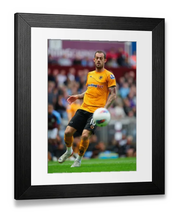 Framed Print : Steven Fletcher Fights for Wolverhampton Wanderers in Aston Villa vs. Wolves Barclays Premier League Clash Framed Print : Steven Fletcher Fights for Wolverhampton Wanderers in Aston Villa vs. Wolves Barclays Premier League Clash