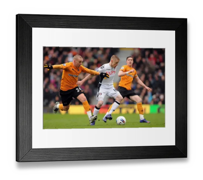 Framed Print : Clash of the Midfield Titans: Duff vs. O'Hara in Fulham vs. Wolverhampton Wanderers, Barclays Premier League