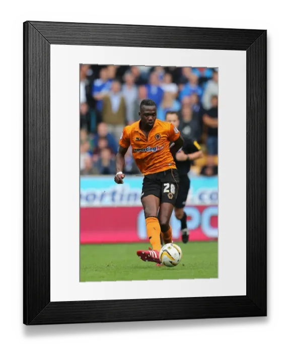 Framed Print : Intense Battle: Doumbia vs Leicester Defense - Wolverhampton Wanderers, Npower Championship (2012)