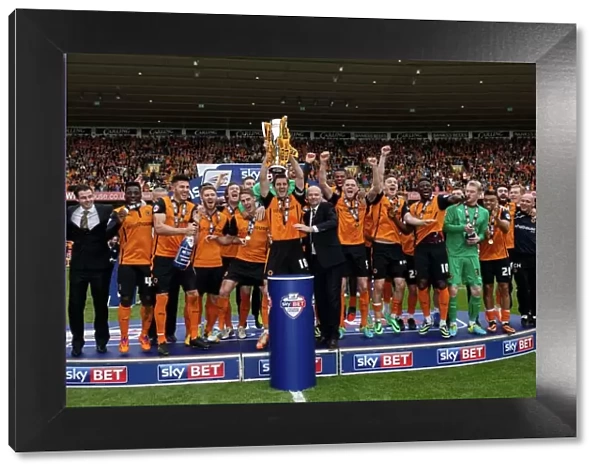 Wolverhampton Wanderers: Sam Ricketts Lifts Sky Bet League One Trophy (2014)