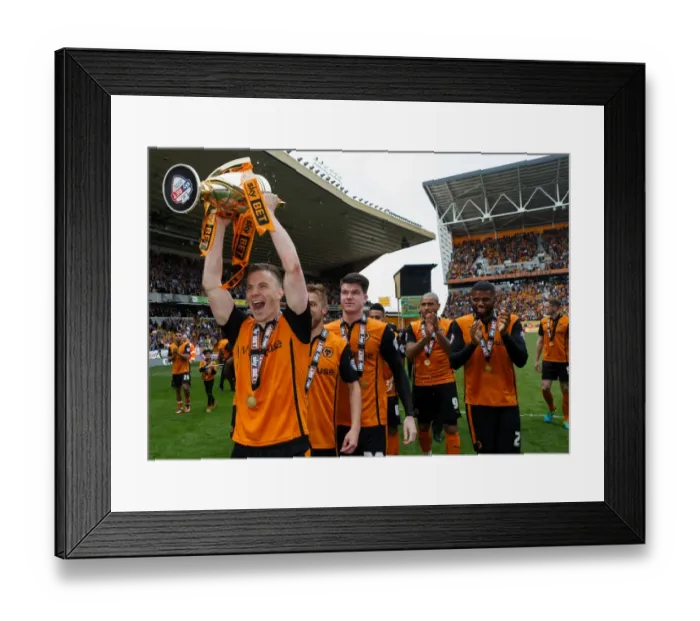 Framed Print : Sky Bet League One - Wolverhampton Wanderers v Carlisle United - Molineux Framed Print : Sky Bet League One - Wolverhampton Wanderers v Carlisle United - Molineux