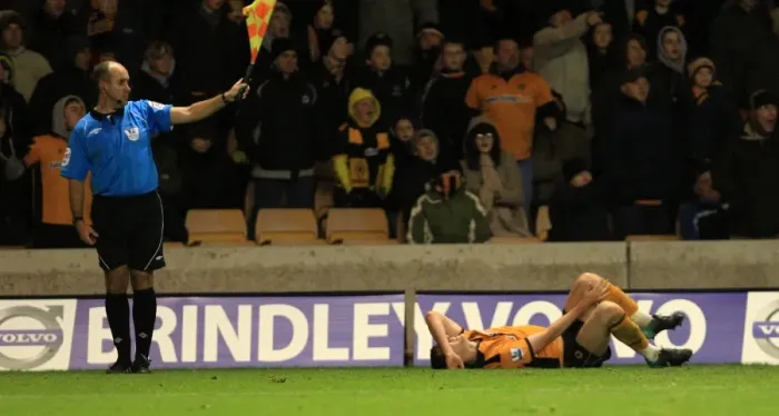Framed Print : Assistant Referee Signals Foul: Stephen Ward vs. Cesc Fabregas (Wolverhampton Wanderers vs. Arsenal) Framed Print : Assistant Referee Signals Foul: Stephen Ward vs. Cesc Fabregas (Wolverhampton Wanderers vs. Arsenal)
