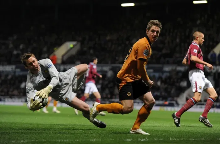 Framed Print : Clash of the Goalkeepers: Robert Green vs. Kevin Doyle - West Ham United vs. Wolverhampton Wanderers, Barclays Premier League (23rd March 2010)
