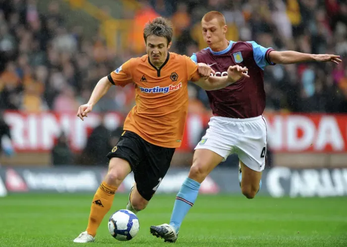 Framed Print : Clash of the Midfield Titans: Kevin Doyle vs Steve Sidwell in Wolverhampton Wanderers vs Aston Villa (Barclays Premier League) Framed Print : Clash of the Midfield Titans: Kevin Doyle vs Steve Sidwell in Wolverhampton Wanderers vs Aston Villa (Barclays Premier League)