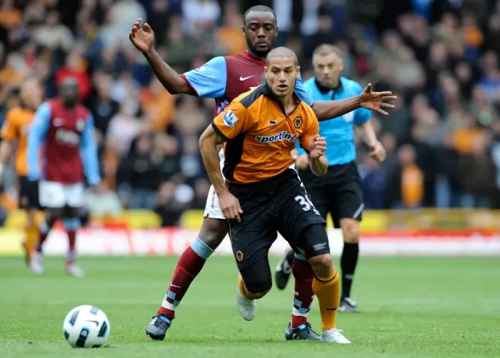 Framed Print : Clash of Midfield Titans: Guedioura vs. Reo-Coker - Wolverhampton Wanderers vs. Aston Villa, Barclays Premier League