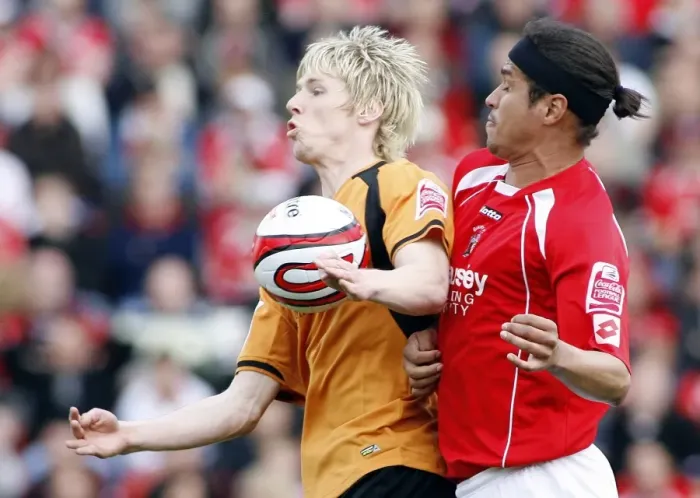 Framed Print : Denis Souza vs. Andrew Keogh: Championship Clash between Barnsley and Wolverhampton Wanderers, 2009