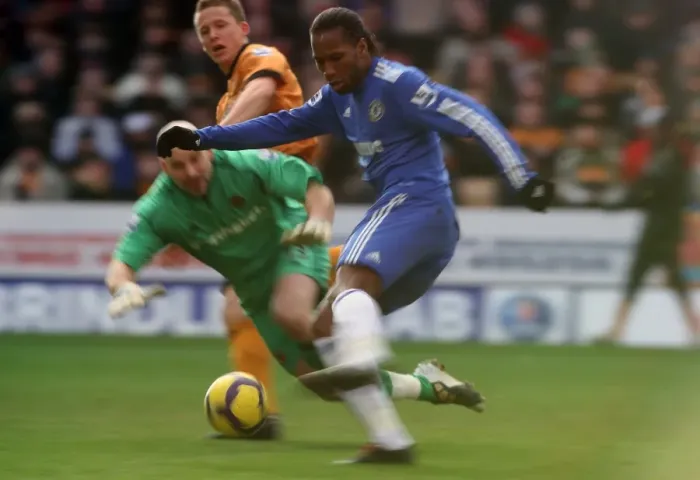 Framed Print : Didier Drogba's Striking Goal: Wolverhampton Wanderers 0-2 Chelsea