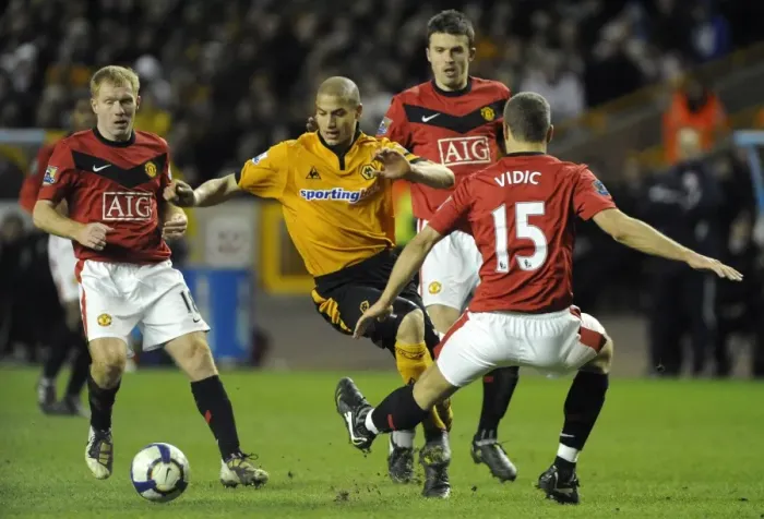 Framed Print : Guedioura Fouled by Vidic: Wolverhampton Wanderers vs Manchester United, Barclays Premier League Framed Print : Guedioura Fouled by Vidic: Wolverhampton Wanderers vs Manchester United, Barclays Premier League