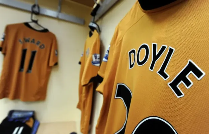 Framed Print : Kevin Doyle Gears Up: Wolves vs Manchester United (06-03-10) Framed Print : Kevin Doyle Gears Up: Wolves vs Manchester United (06-03-10)