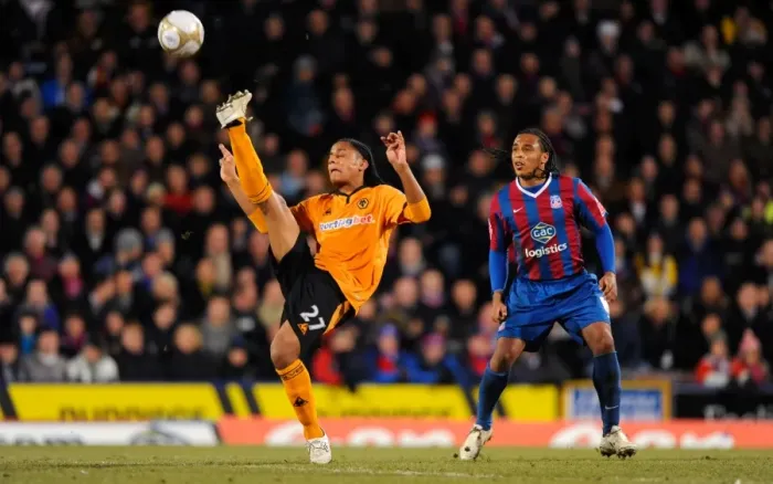 Framed Print : Mancienne vs Danns: A Football Battle in the FA Cup Fourth Round Replay - Crystal Palace vs Wolverhampton Wanderers