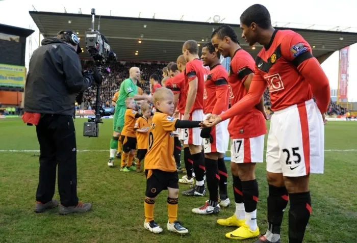 Framed Print : Mascots Clash: Wolverhampton Wanderers vs Manchester United - Barclays Premier League (06-03-10) Framed Print : Mascots Clash: Wolverhampton Wanderers vs Manchester United - Barclays Premier League (06-03-10)