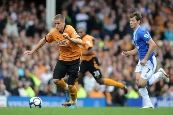 Framed Print : Michael Kightly in Action: Everton vs. Wolverhampton Wanderers - Premier League Soccer Framed Print : Michael Kightly in Action: Everton vs. Wolverhampton Wanderers - Premier League Soccer