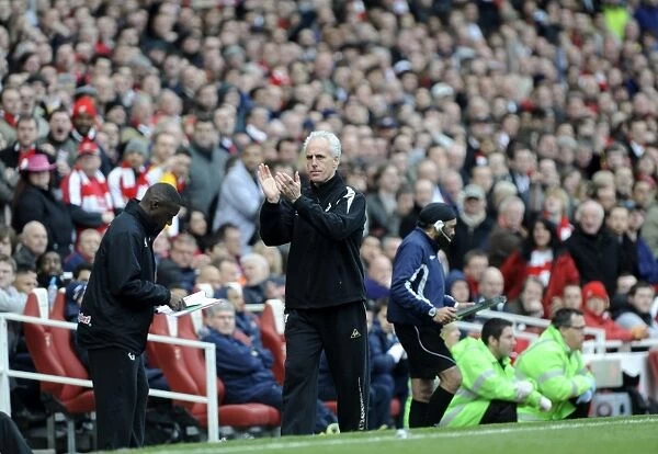 Mick McCarthy Applauds Karl Henry's Send-Off: Wolverhampton Wanderers vs. Arsenal, Premier League