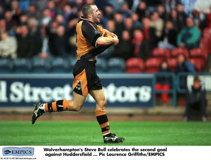 Framed Print : Nation Wide First Division - Huddersfield Town v Wolverhampton Wanderers