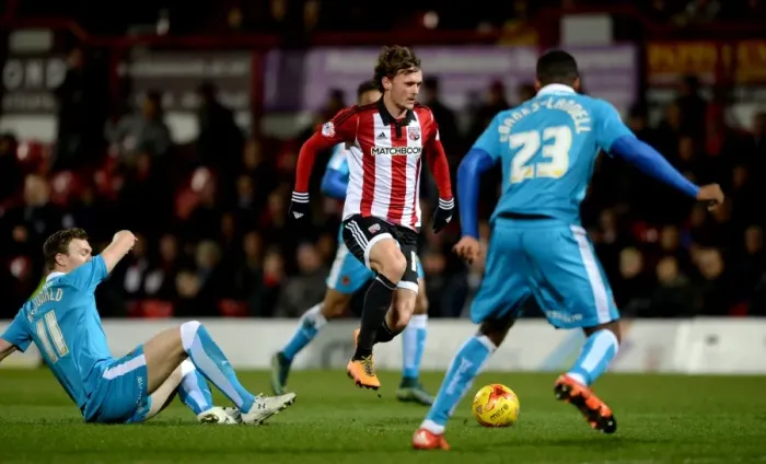 Framed Print : Showdown at Griffin Park: Wolverhampton Wanderers vs. Brentford in the Sky Bet Championship