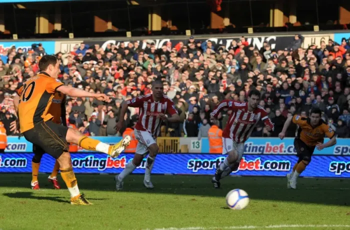 Framed Print : Soccer -FA CUP Round Four - Wolverhampton Wanderers v Stoke