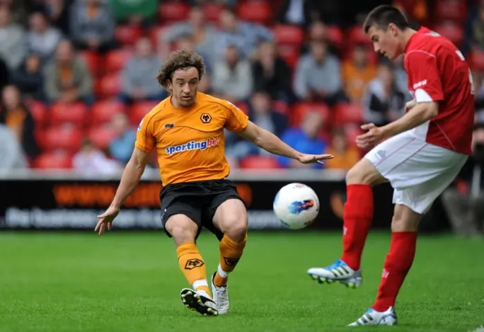 Framed Print : Stephen Hunt in Action: Wolverhampton Wanderers vs Walsall Pre-Season Friendly