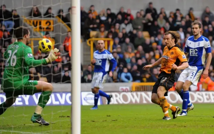 Framed Print : Stephen Hunt Scores the Opener: Wolverhampton Wanderers Lead Birmingham City in Premier League Clash Framed Print : Stephen Hunt Scores the Opener: Wolverhampton Wanderers Lead Birmingham City in Premier League Clash