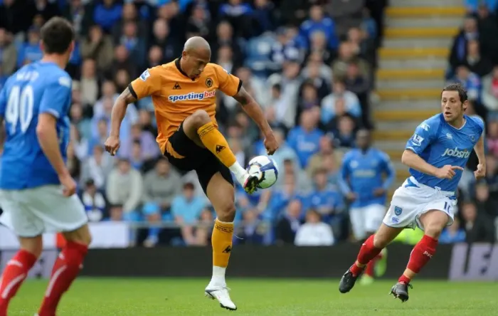 Framed Print : Thrilling Moment: Chris Iwelumo's Epic Goal for Wolverhampton Wanderers vs Portsmouth, Barclays Premier League