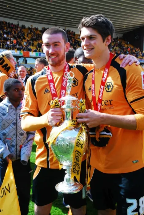 Framed Print : Wolverhampton Wanderers: 08-09 Championship Title Win - Celebrating a Return to Champions League Football