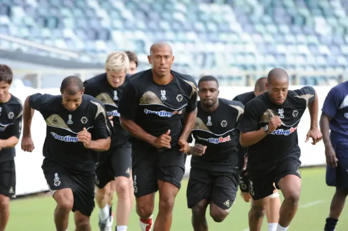Framed Print : Wolverhampton Wanderers: 2009 Pre-Season Training in Australia Framed Print : Wolverhampton Wanderers: 2009 Pre-Season Training in Australia