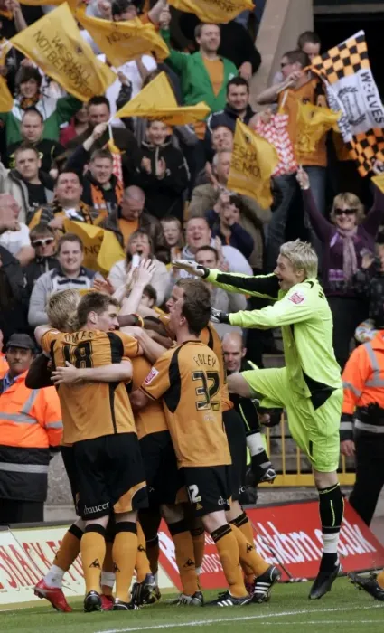 Framed Print : Wolverhampton Wanderers Clinch Championship Title: Euphoric Celebrations After Stearman's Goal (3 / 5 / 09)