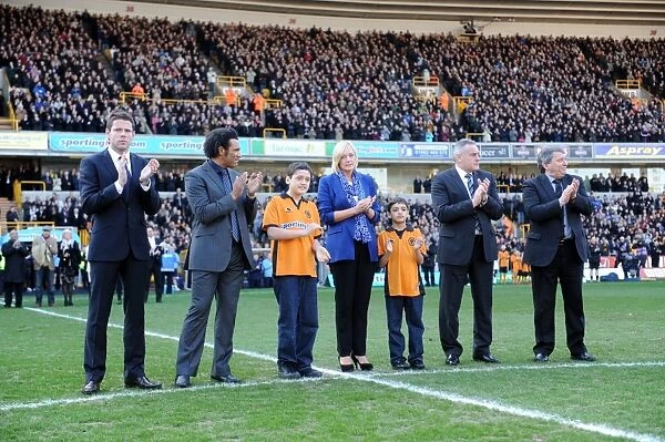 Wolverhampton Wanderers Mourn the Loss of Dean Richards: A Tribute at Wolves vs. Tottenham Hotspur