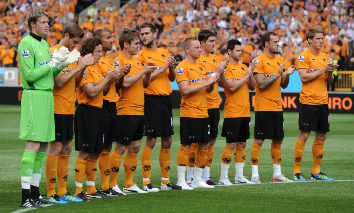 Framed Print : Wolverhampton Wanderers Pay Tribute: Minutes Applause for Late Frank Munro during Wolves v Fulham Framed Print : Wolverhampton Wanderers Pay Tribute: Minutes Applause for Late Frank Munro during Wolves v Fulham