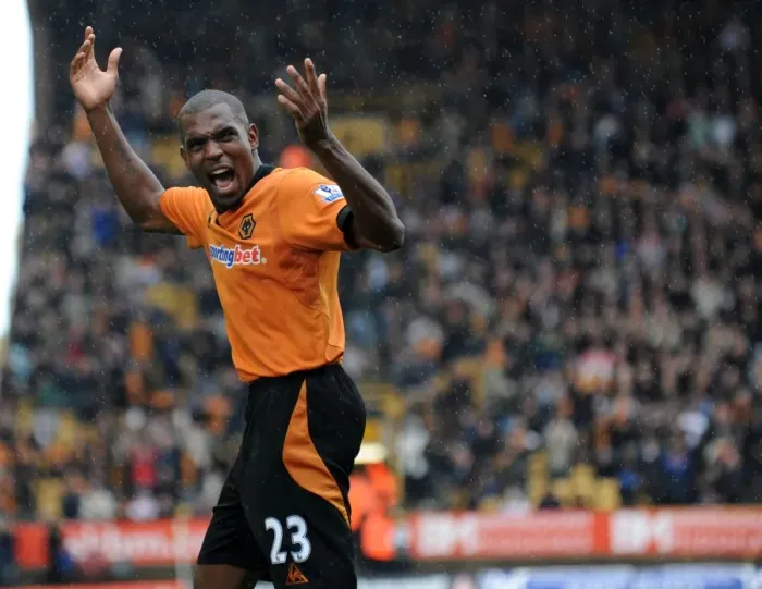 Framed Print : Wolverhampton Wanderers: Ronald Zubar Inspires the Crowd Against Aston Villa - Barclays Premier League