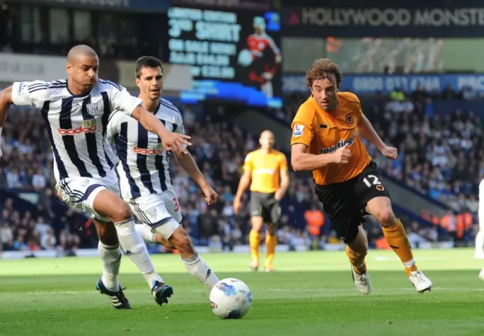 Framed Print : Wolverhampton Wanderers Stephen Hunt Slips Past Scharner and Reid in Intense Barclays Premier League Showdown Framed Print : Wolverhampton Wanderers Stephen Hunt Slips Past Scharner and Reid in Intense Barclays Premier League Showdown
