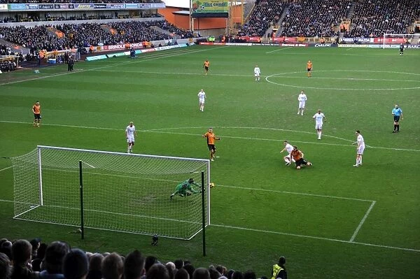 Wolverhampton Wanderers vs Blackpool: A Premier League Battle - Edwards vs Kingson's Dramatic Save