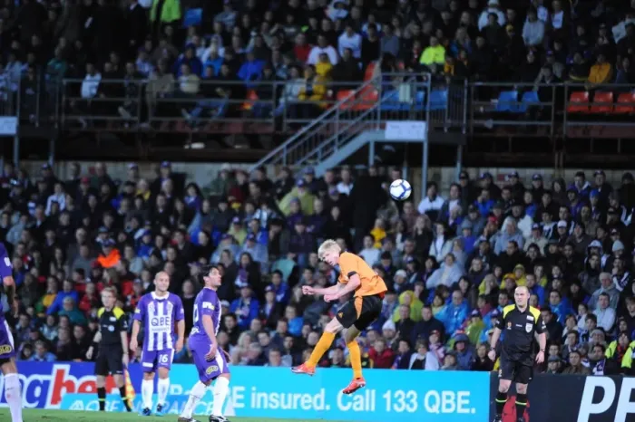 Framed Print : Wolverhampton Wanderers vs. Perth Glory: 2009 Pre-Season Match Framed Print : Wolverhampton Wanderers vs. Perth Glory: 2009 Pre-Season Match