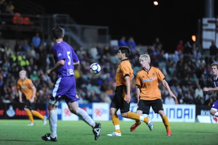 Framed Print : Wolverhampton Wanderers vs. Perth Glory: 2009 Pre-Season Match Framed Print : Wolverhampton Wanderers vs. Perth Glory: 2009 Pre-Season Match