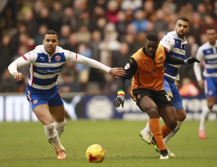Framed Print : Wolverhampton Wanderers vs Reading: A Championship Clash - Bakary Sako vs Hal Robson-Kanu at Molineux Stadium Framed Print : Wolverhampton Wanderers vs Reading: A Championship Clash - Bakary Sako vs Hal Robson-Kanu at Molineux Stadium