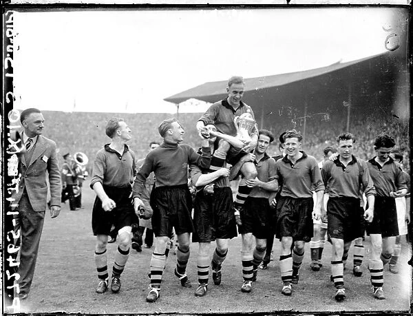 Wolves' Glory: Billy Wright and the FA Cup Victory