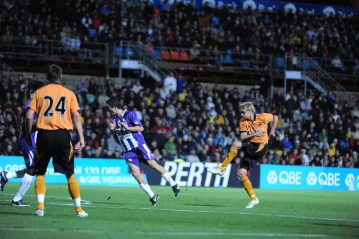 Framed Print : Wolves Pre-Season 2009: Perth Glory vs. Wolverhampton Wanderers (10-7-09)