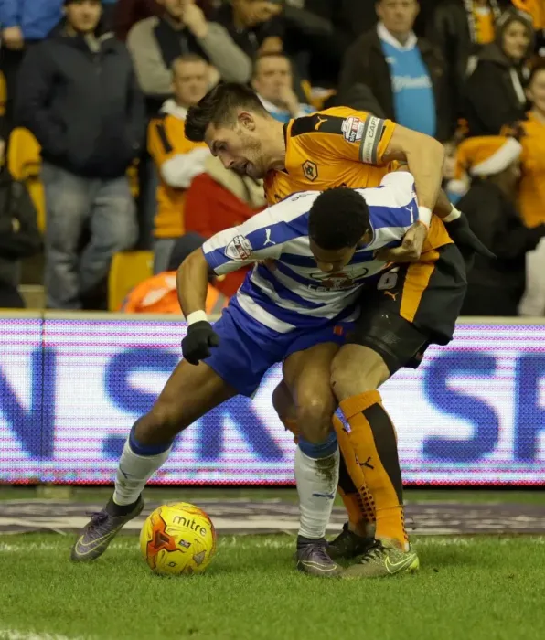 Framed Print : Wolves vs Reading: Intense Battle Between Danny Batth and Garath McCleary in the Sky Bet Championship (2014-15) Framed Print : Wolves vs Reading: Intense Battle Between Danny Batth and Garath McCleary in the Sky Bet Championship (2014-15)