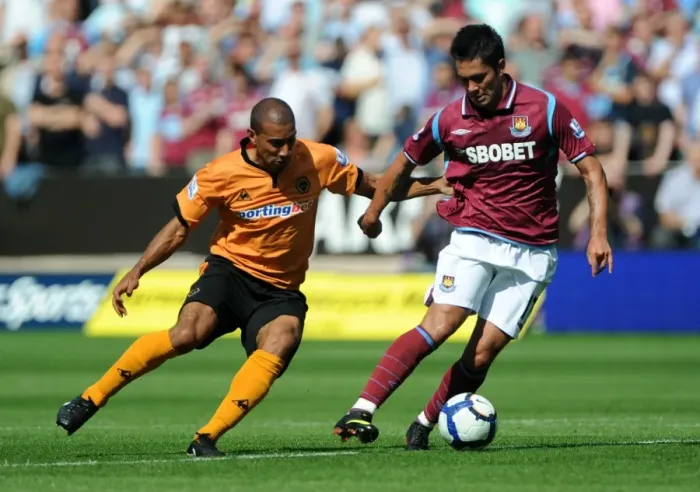 Framed Print : Wolves vs West Ham: Luis Jimenez vs Karl Henry - The Intense Clash at Molineux, Premier League 2009-09 Framed Print : Wolves vs West Ham: Luis Jimenez vs Karl Henry - The Intense Clash at Molineux, Premier League 2009-09