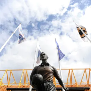 Billy Wright Statue