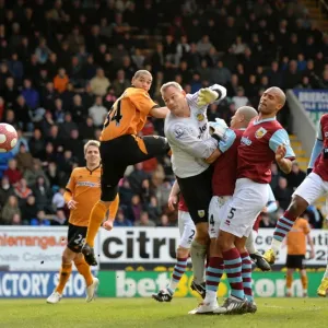 Brian Jensen vs. Adlene Guedioura: A Battle in the Barclays Premier League - Burnley vs. Wolverhampton Wanderers