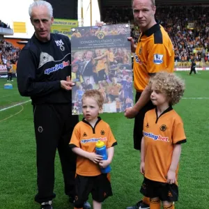 The Epic Mascot Showdown: Wolverhampton Wanderers vs Sunderland - Premier League Battle The Epic Mascot Showdown: Wolverhampton Wanderers vs Sunderland - Premier League Battle