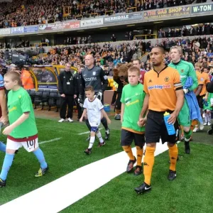 Exciting Mascot Showdown: Wolverhampton Wanderers vs. Aston Villa - Barclays Premier League Exciting Mascot Showdown: Wolverhampton Wanderers vs. Aston Villa - Barclays Premier League