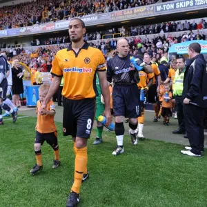 Furry Face-Off: Wolverhampton Wanderers vs Sunderland - Premier League Mascot Showdown Furry Face-Off: Wolverhampton Wanderers vs Sunderland - Premier League Mascot Showdown